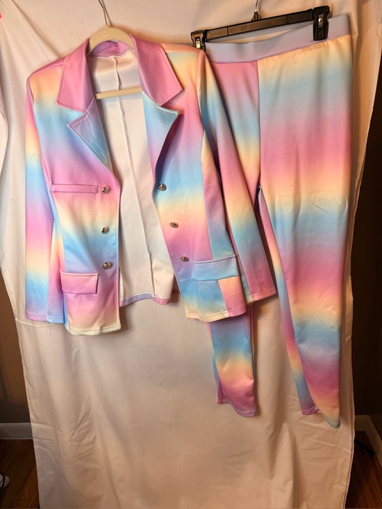 Pants - Size XL
The Dye Pant Suit